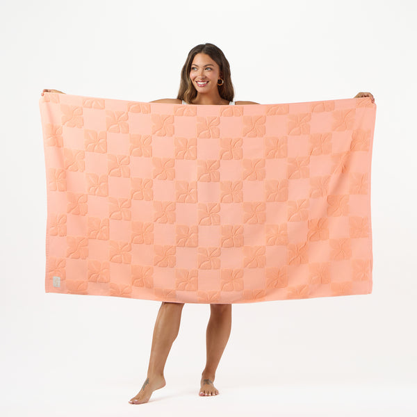 ALOHA COLLECTION BEACH TOWEL / PUA CHECK / PEACHY