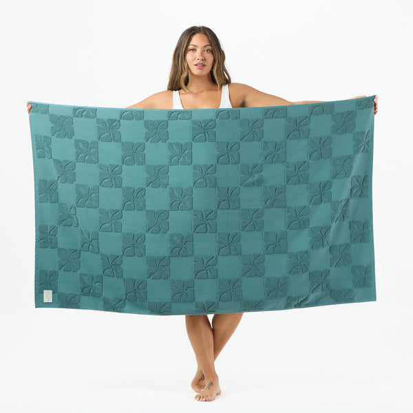 ALOHA COLLECTION BEACH TOWEL / PUA CHECK / ATLANTIC
