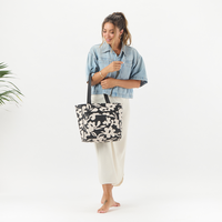 ALOHA COLLECTION GO-TO TOTE / FALL FLOWERS / BLACK/SANDSTONE