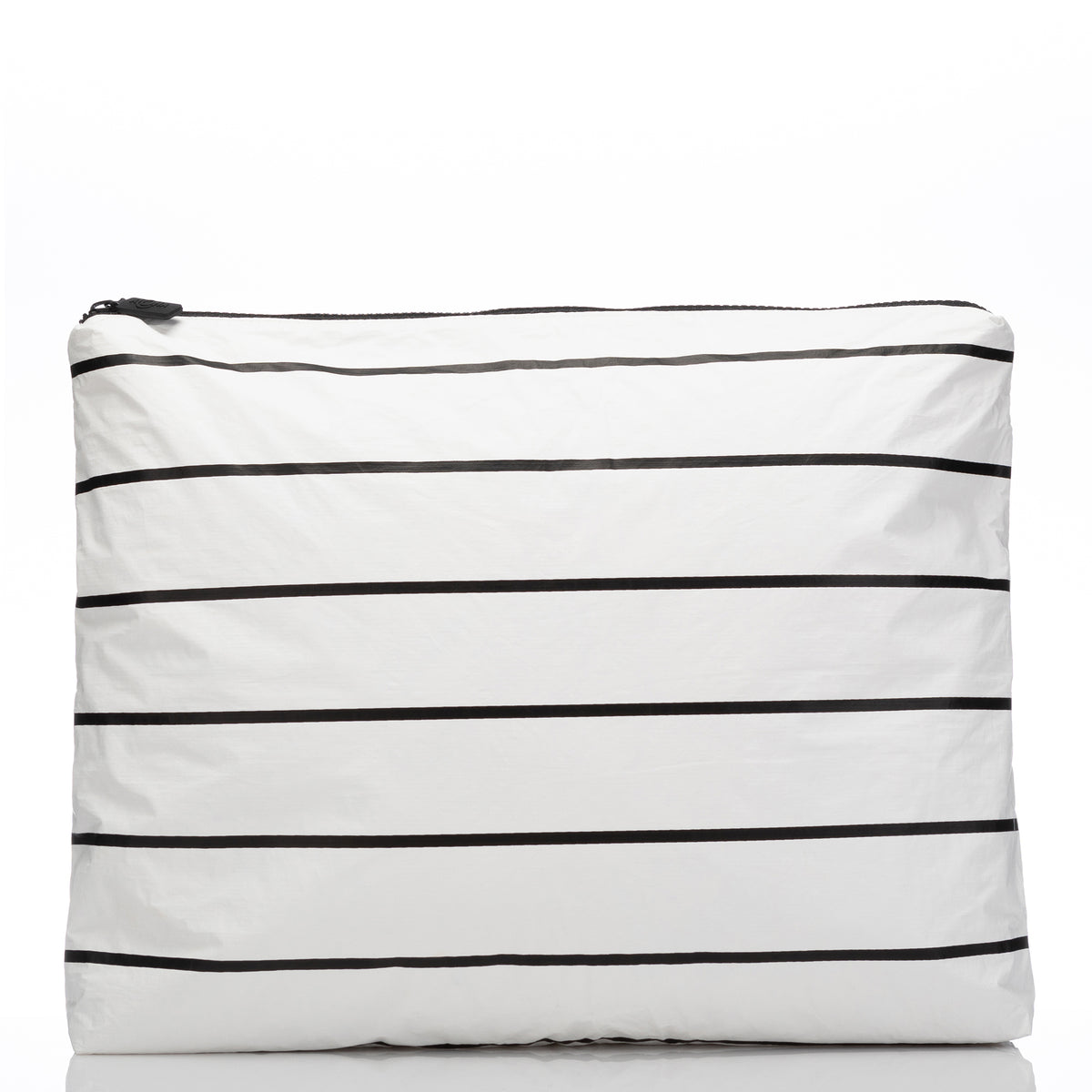 ALOHA COLLECTION MAX / PINSTRIPE / BLACK ON WHITE