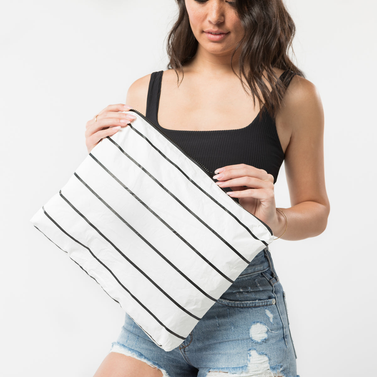 ALOHA COLLECTION MAX / PINSTRIPE / BLACK ON WHITE