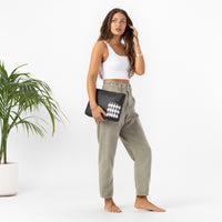 ALOHA COLLECTION MID / HULUMANU / WHITE/BLACK