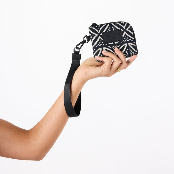 ALOHA COLLECTION WRISTLET / PASIFIKA / SANDSTONE BLACK