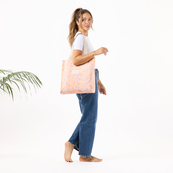 ALOHA COLLECTION DAILY TOTE / LEI STAND / PEACHY