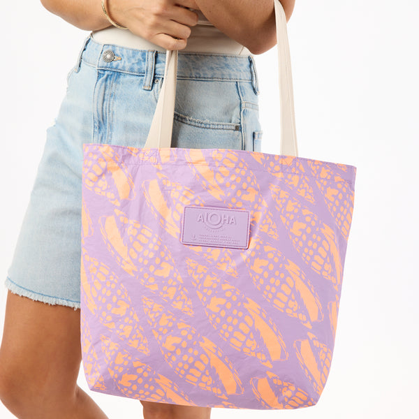ALOHA COLLECTION REVERSIBLE TOTE / MITER LINEUP / NECTARINE LAVENDER