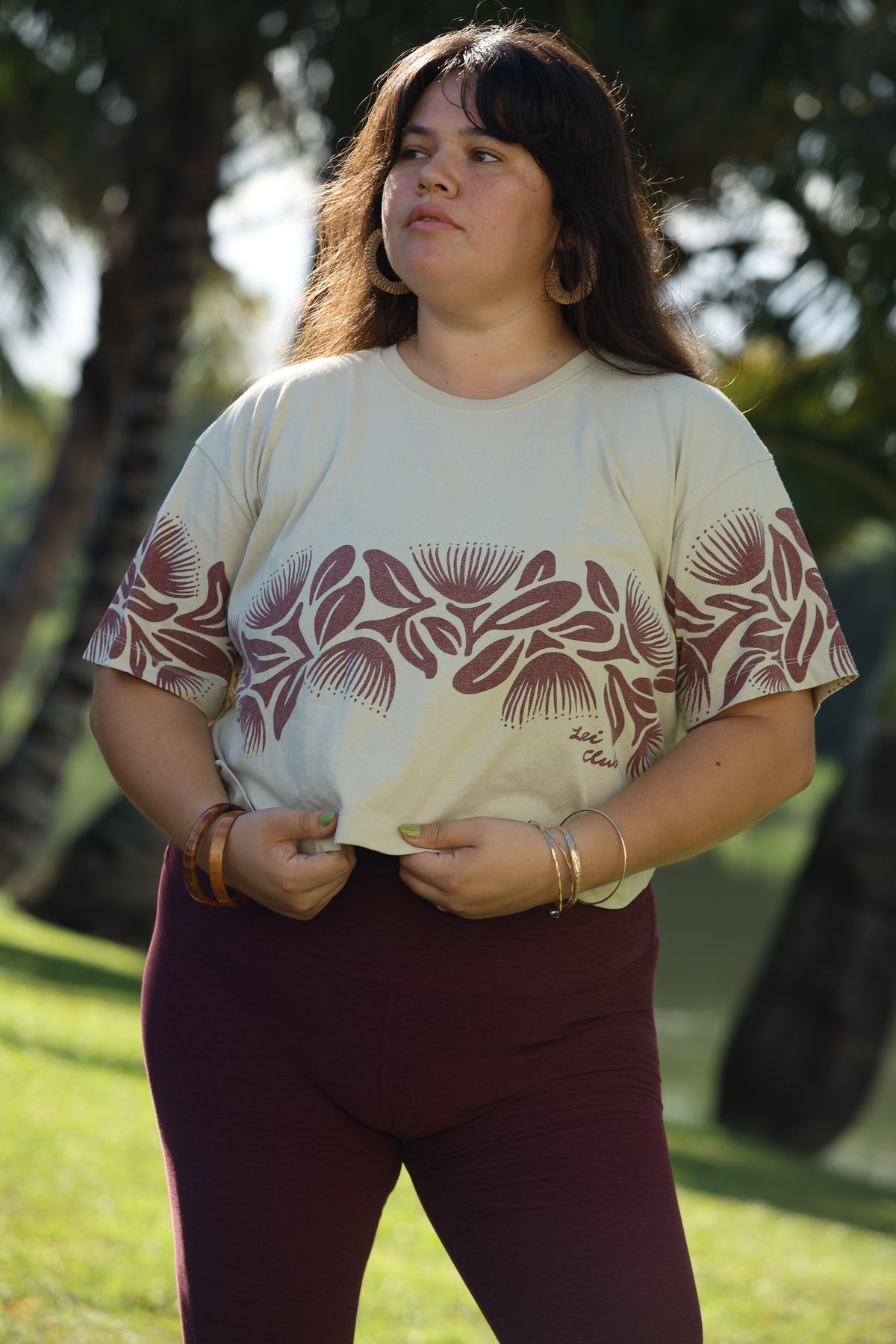 LEI CLUB CROP TEE PUA LEHUA BAND - RASPBERRY ON PISTACHIO