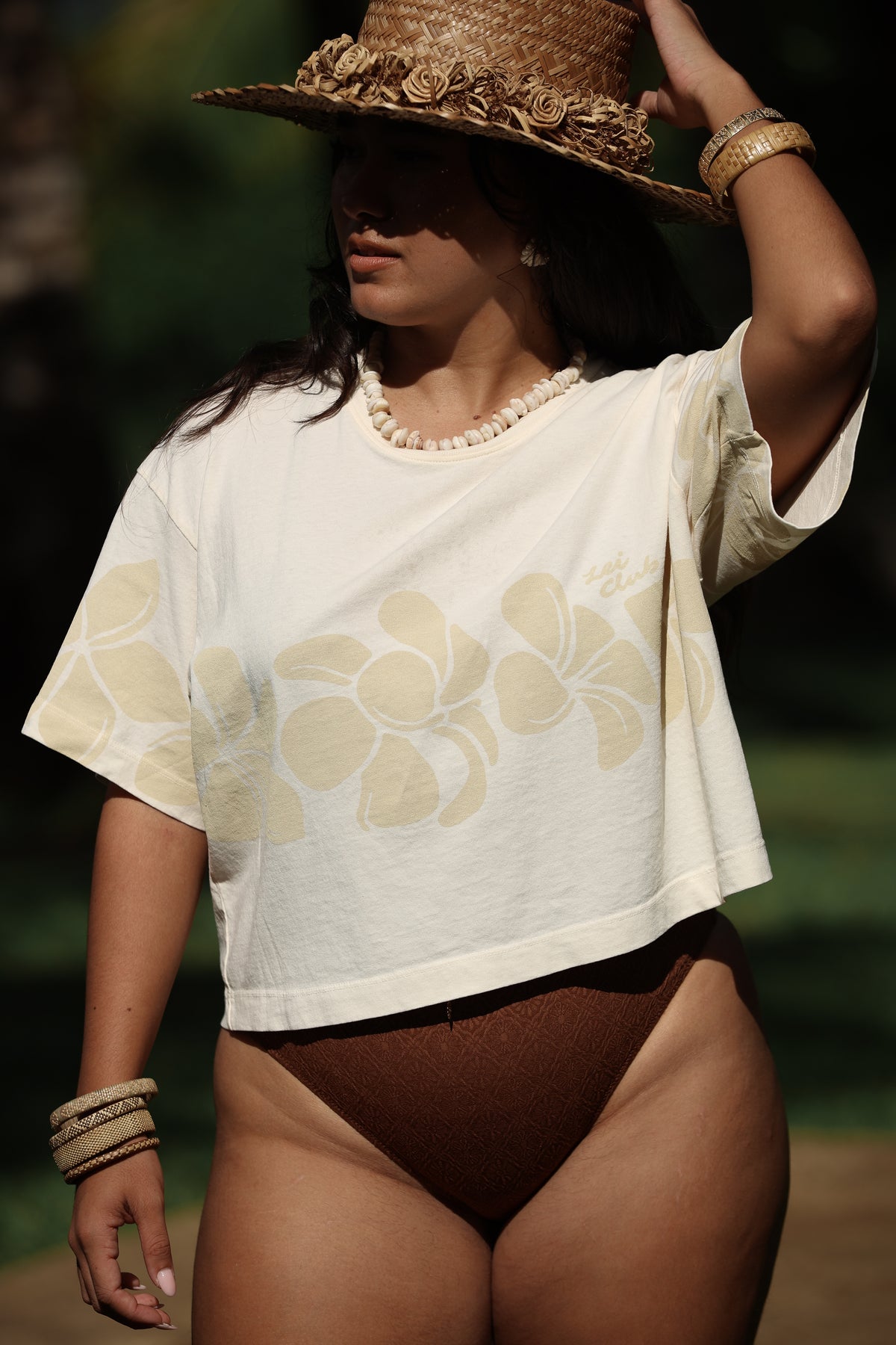 LEI CLUB CROP TEE PUA MELIA BAND - BANANA ON CREAM