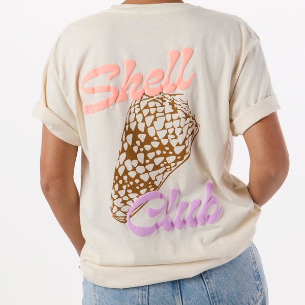 ALOHA COLLECTION TEE / SHELL CLUB / SANDSTONE