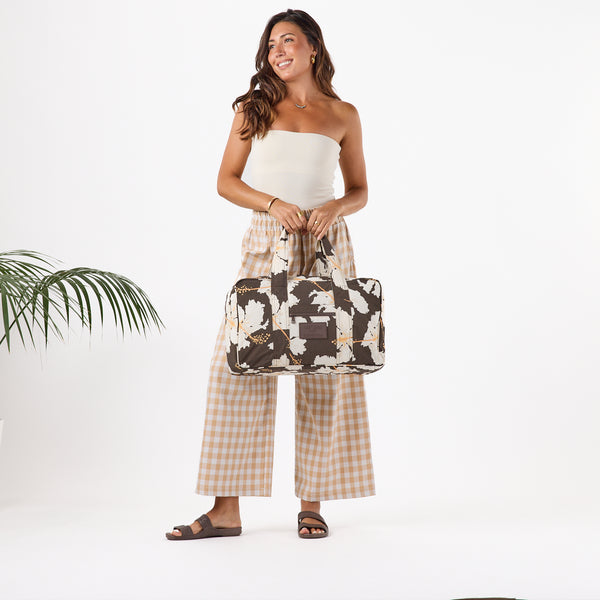 ALOHA COLLECTION KEEP IT LIGHT WEEKENDER / TAHAA / CHOCOLATE