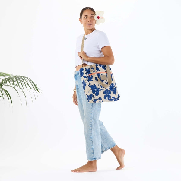 ALOHA COLLECTION DAILY TOTE / SALINA TINY STRIPE / NAVY