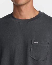 RVCA VACANY POCKET TEE - PIRATE BLACK