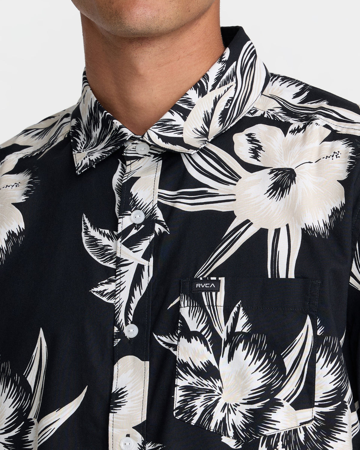 RVCA OVERSPRAY SHORT SLEEVE SHIRT - BLK