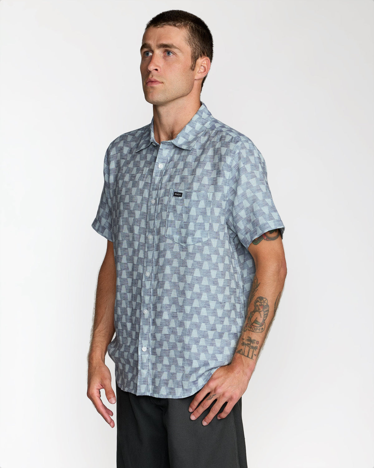 RVCA VA MONOGRAM SHORT SLEEVE SHIRT - VNY