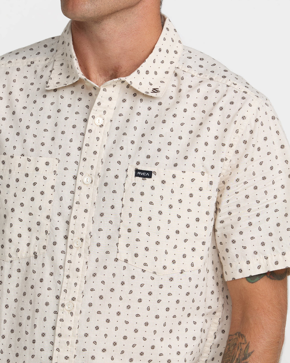 RVCA BREEZY SHORT SLEEVE SHIRT - CER