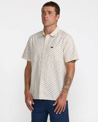 RVCA BREEZY SHORT SLEEVE SHIRT - CER