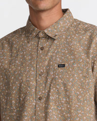 RVCA BREEZY SHORT SLEEVE SHIRT - COY