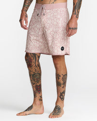 RVCA NORTHERN 18" TRUNKS - PAL
