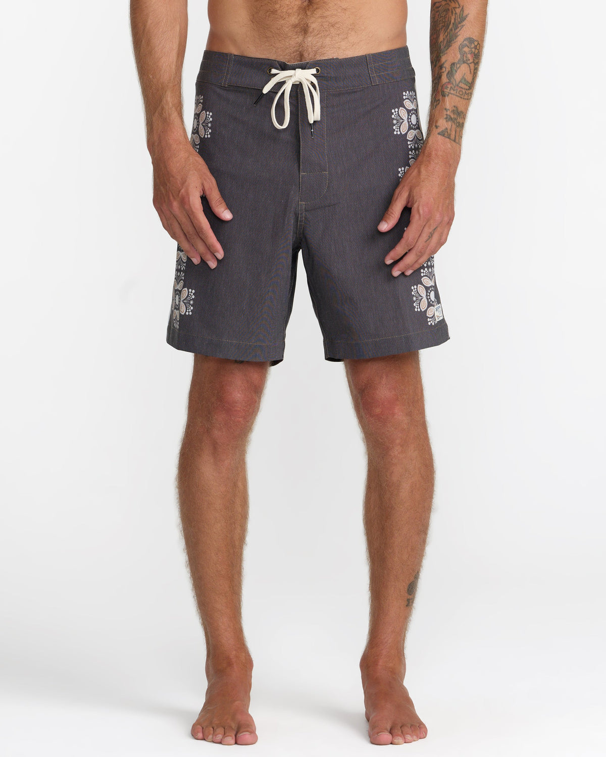 RVCA EXOTICA TRUNK 17" BOARDSHORTS - BLK