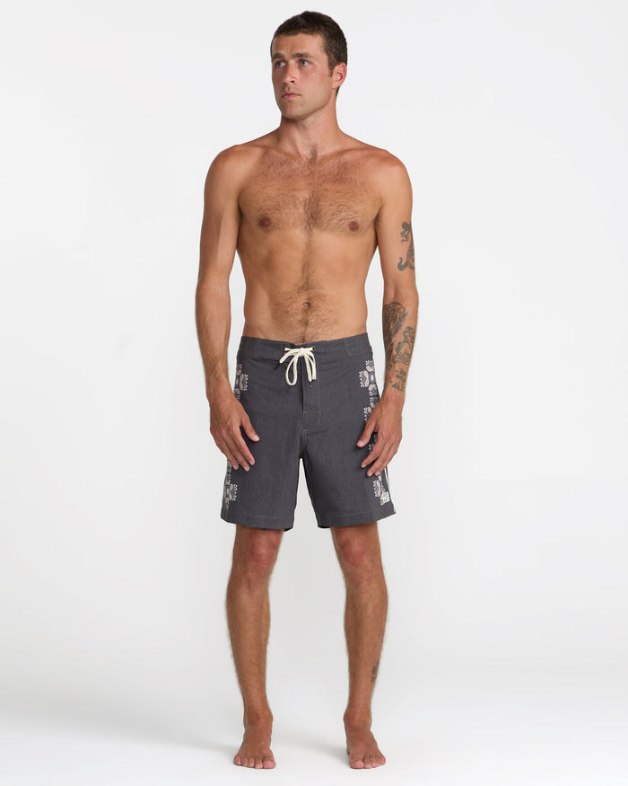 RVCA EXOTICA TRUNK 17" BOARDSHORTS - BLK