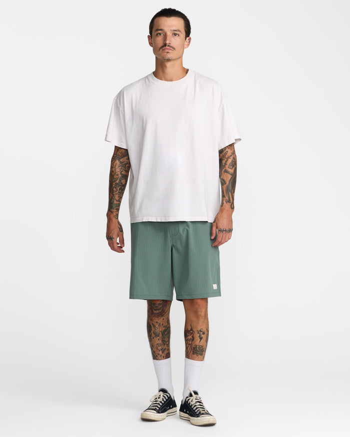 RVCA VACANCY GHOST STRIPE 19" SHORTS - JDE