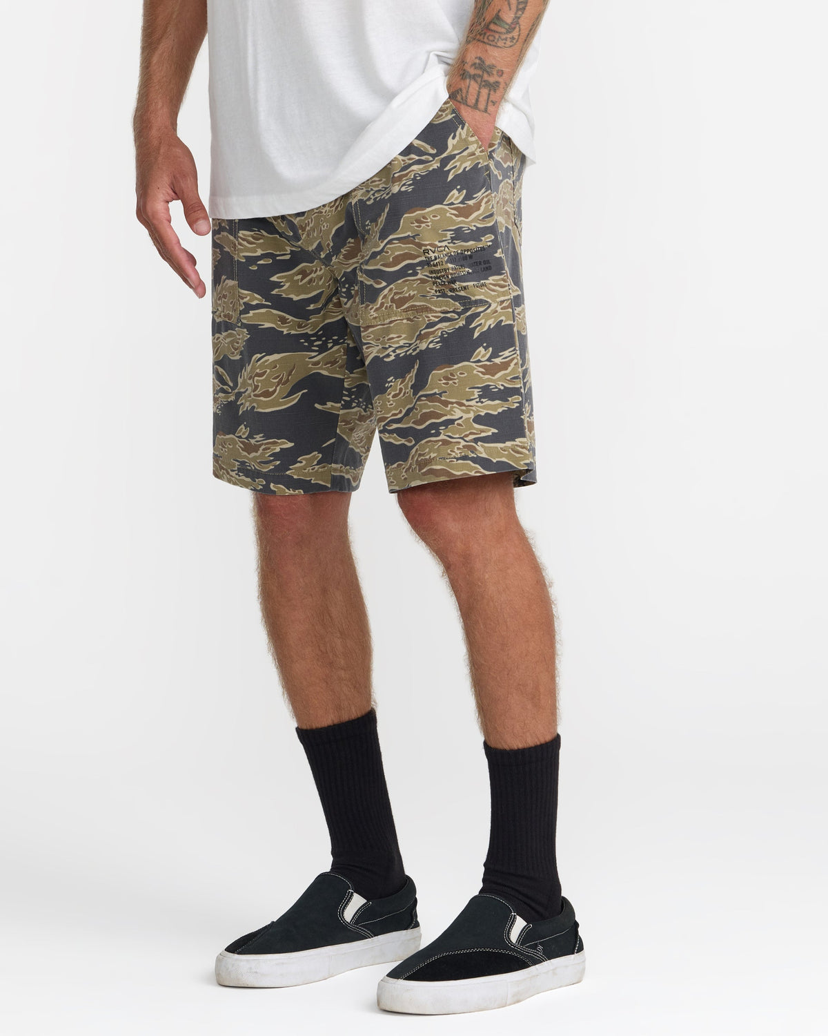 RVCA MIL UTILITY SHORT - TMV6