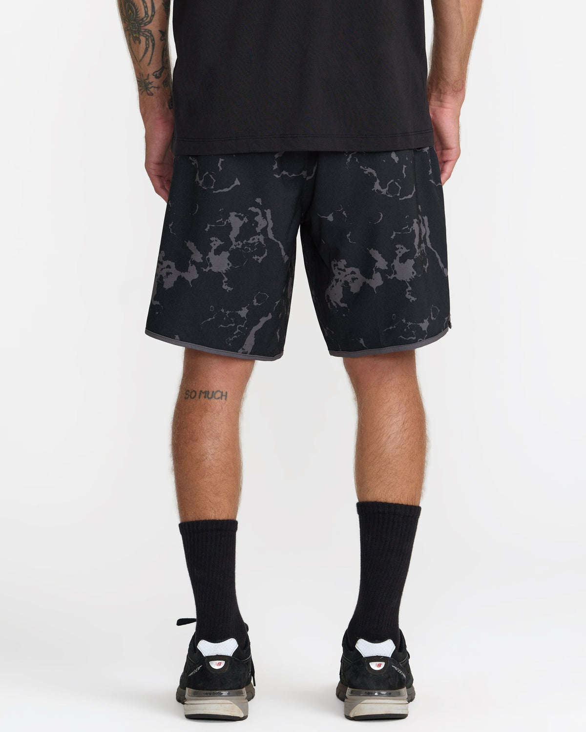 RVCA YOGGER STRETCH CONTRAST 17" SHORTS - BL2