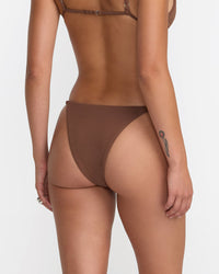 RVCA CRINKLE BEADED SKIMPY BIKINI BOTTOM - CHO