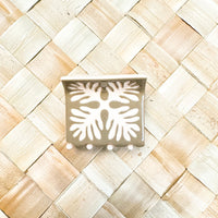 COOPMONSTERS MANINI SQUARE TREE HAWAIIAN QUILT HAIR CLAW - TAUPE + CREAM