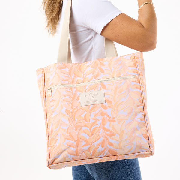 ALOHA COLLECTION DAILY TOTE / LEI STAND / PEACHY