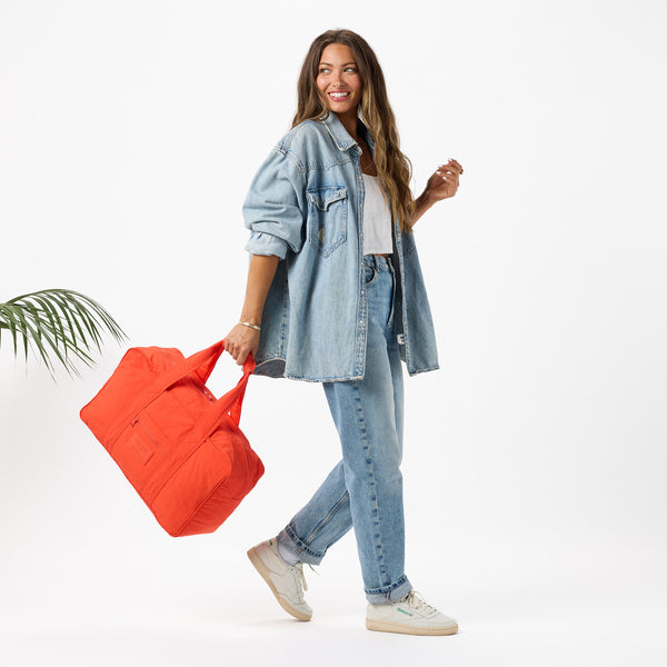 ALOHA COLLECTION KEEP IT LIGHT WEEKENDER / MONOCHROME / RED HAUTE
