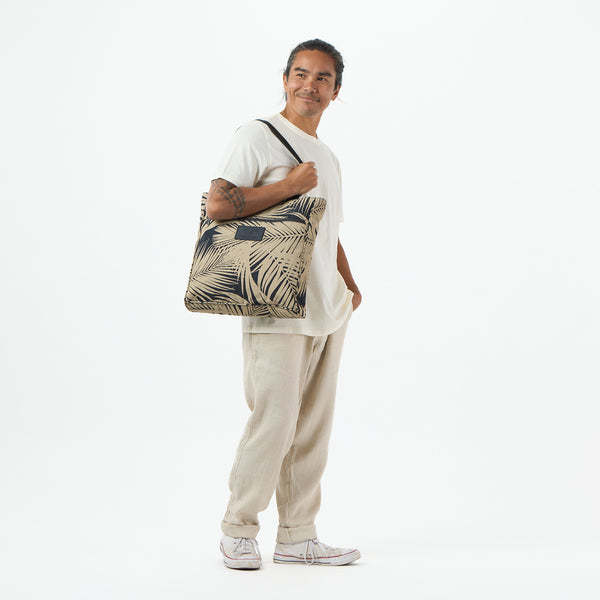 ALOHA COLLECTION DAILY TOTE / ARECA / FRAPPE/BLACK