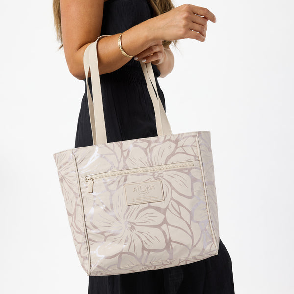 ALOHA COLLECTION GO-TO TOTE / BACKYARD / OYSTER SANDSTONE