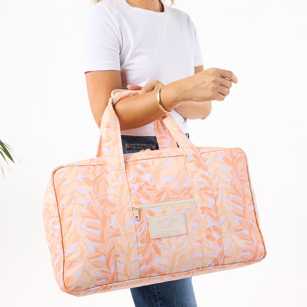 ALOHA COLLECTION KEEP IT LIGHT WEEKENDER / LEI STAND / PEACHY