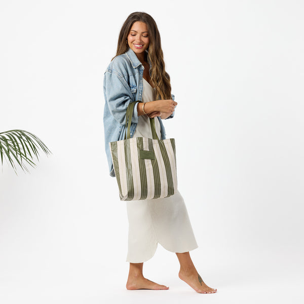 ALOHA COLLECTION REVERSIBLE TOTE / MARKETSTRIPE / OLIVE SANDSTONE
