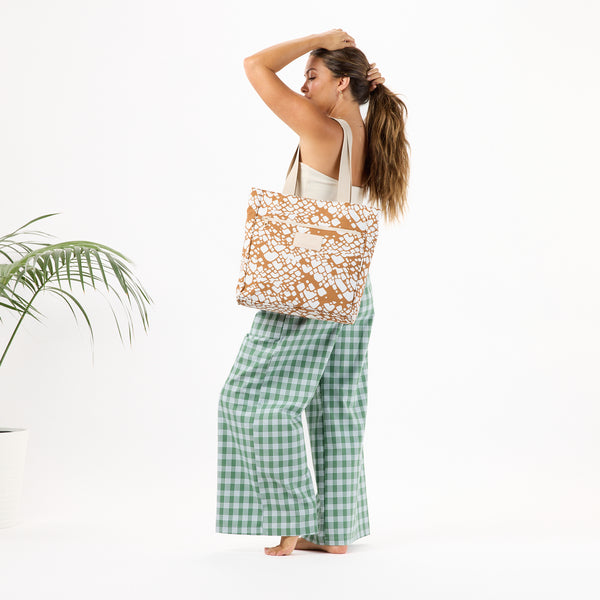 ALOHA COLLECTION DAILY TOTE / TEXTILE CONE / BROWN SUGAR