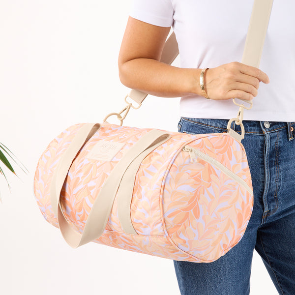 ALOHA COLLECTION SPORTY DUFFLE / LEI STAND / PEACHY