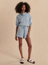 VARLEY ATRIUM HIGH RISE SHORTS 4.5 - CASHMERE BLUE