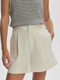 VARLEY MARIYA EASY PLEAT SHORT 4.5 - BIRCH