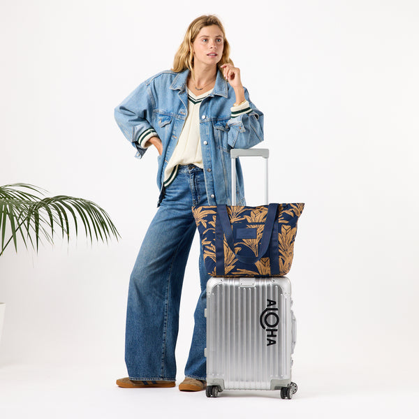 ALOHA COLLECTION NYLON ZIPPER TOTE / TI LEAF / TAN NEPTUNE