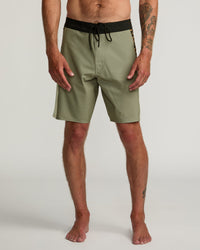 RVCA 2 APEX BOARDSHORTS 18" - TMV0