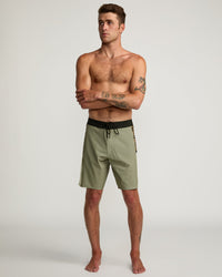 RVCA 2 APEX BOARDSHORTS 18" - TMV0