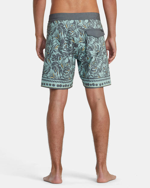 RVCA RESORT BOARDSHORTS 17" - TMV0