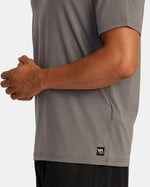 RVCA VA SPORT BALANCE TECHNICAL TRAINING TEE - GRY