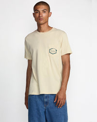 RVCA HAWAII ISLAND HEX POCKET TEE - CER