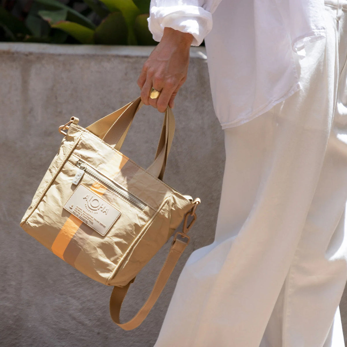 ALOHA COLLECTION CROSSBODY / LE VOYAGEUR / CUTIE DUNE