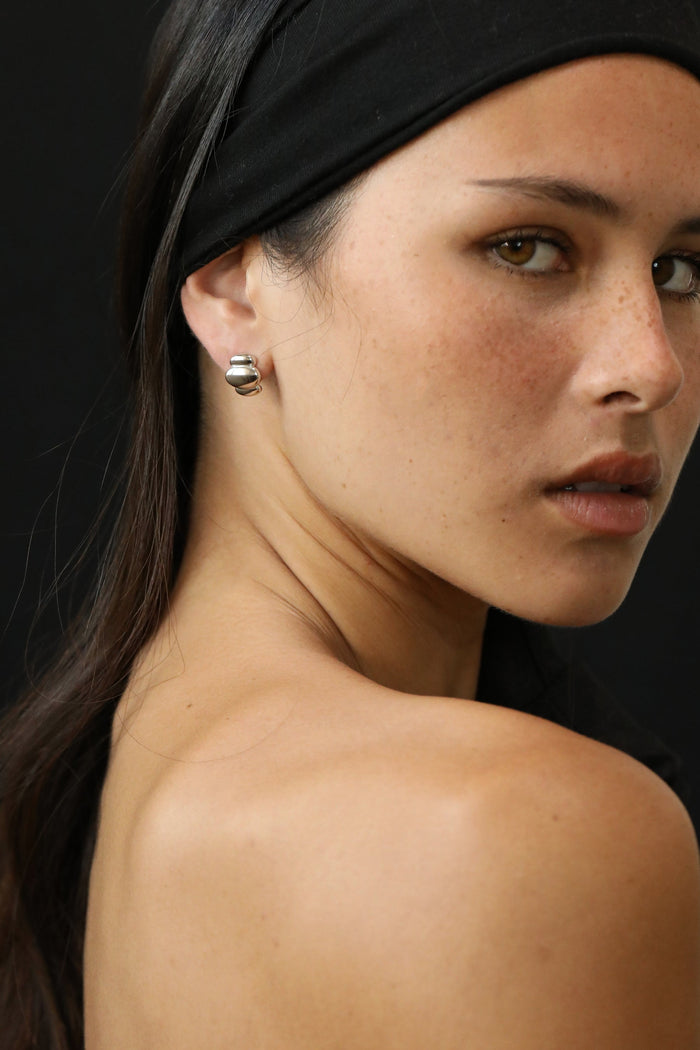 LOVE ME KNOT MAVIS STUD - SILVER