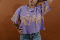 LEI CLUB CROP TEE PUA MELIA BAND - PEACH ON PURPLE