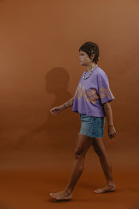 LEI CLUB CROP TEE PUA MELIA BAND - PEACH ON PURPLE