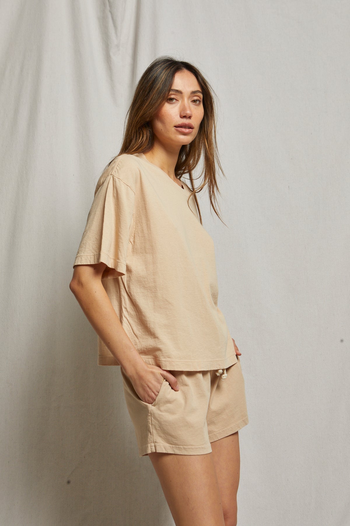 PERFECT WHITE TEE GLORIA SUPIMA COTTON OVERSIZED TEE - SAND DUNE T47