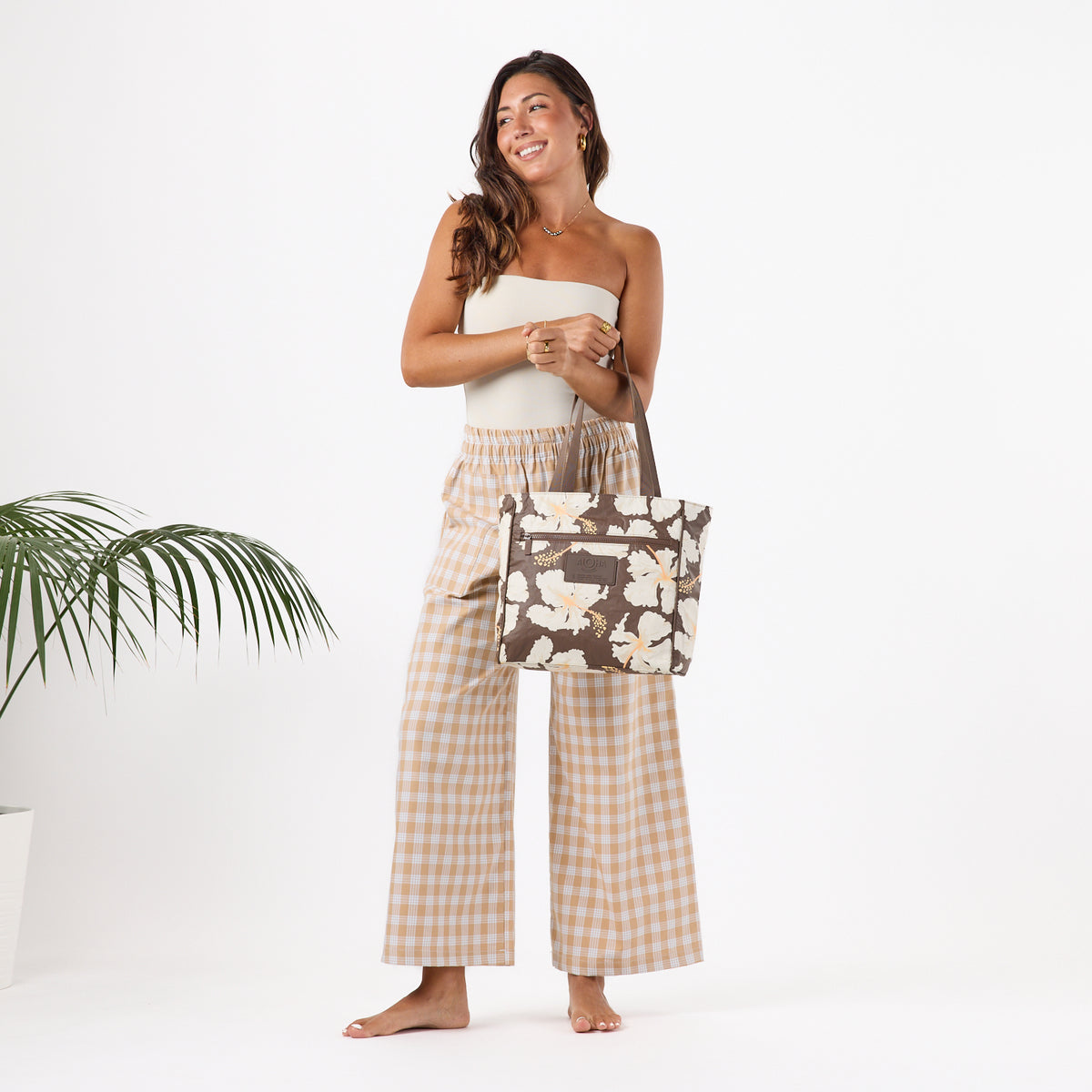 ALOHA COLLECTION GO-TO TOTE / TAHAA / COCONUT